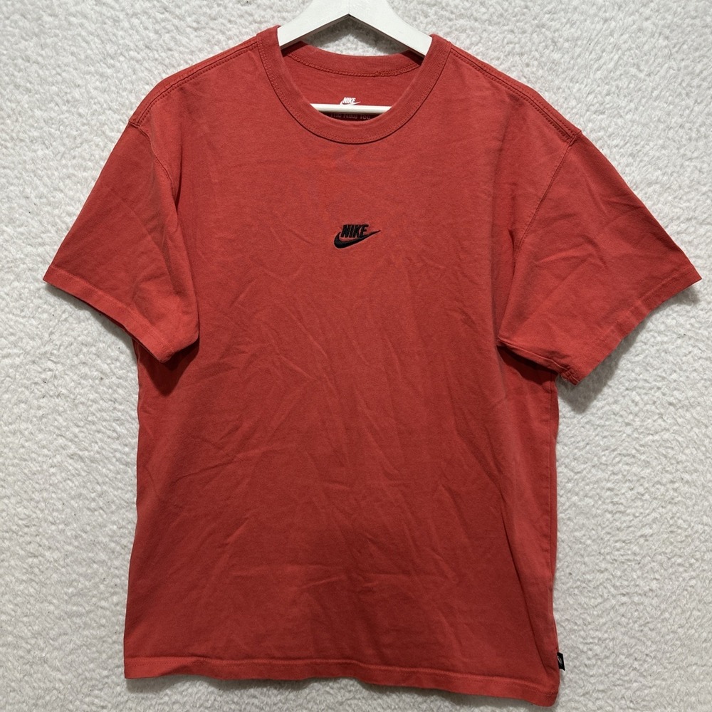 Nike Sportswear Premium Essential Men's Size S Red T-Shirt Loose Fit Nike Logo